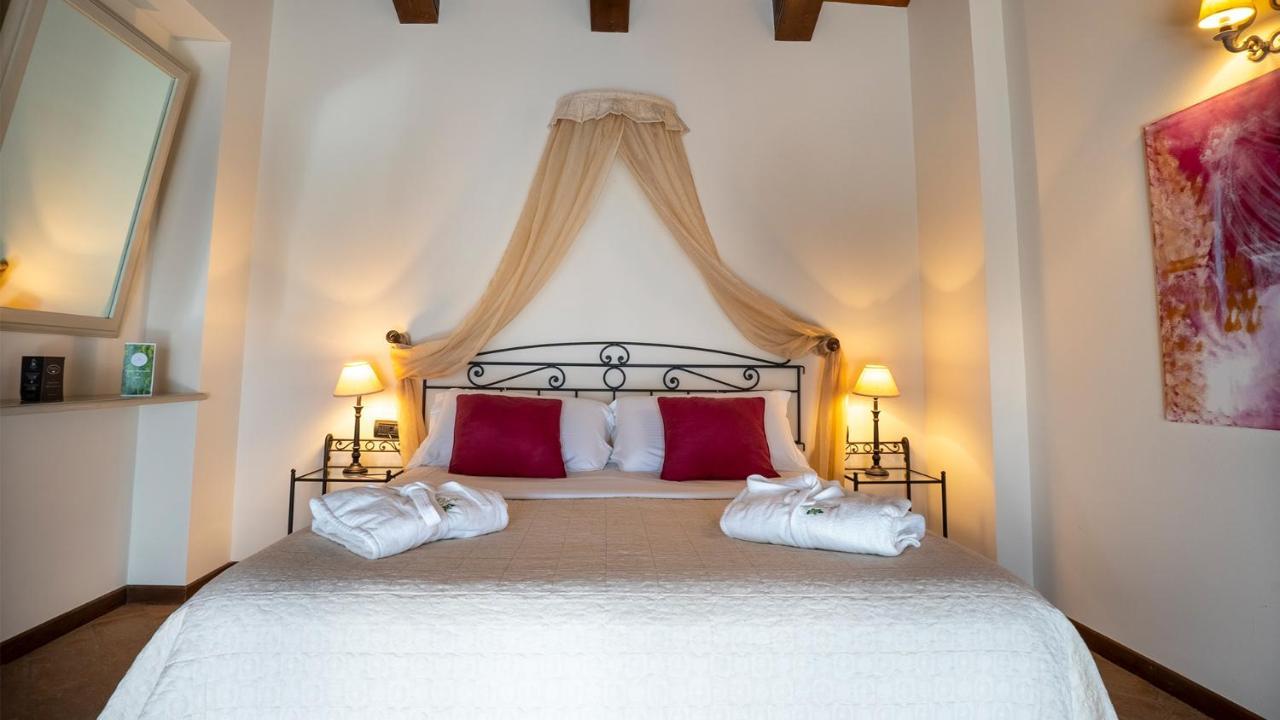 Relais Bella Rosina Pool & Spa La Cassa Εξωτερικό φωτογραφία