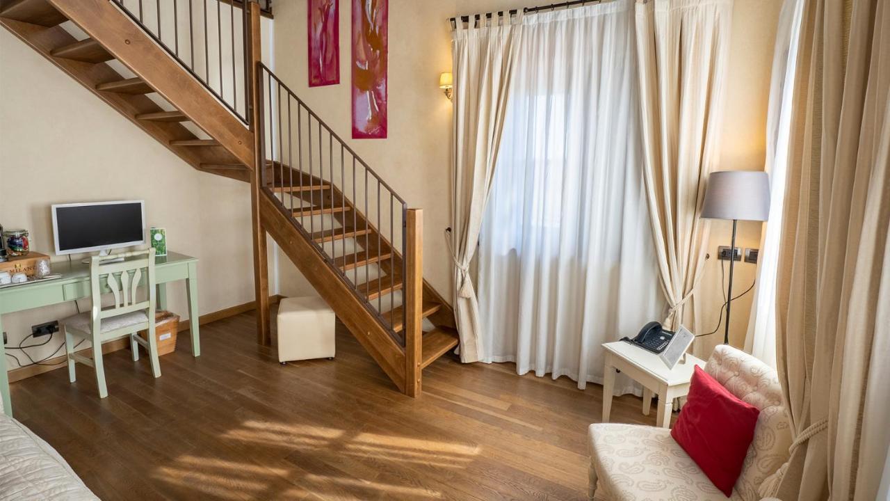 Relais Bella Rosina Pool & Spa La Cassa Εξωτερικό φωτογραφία