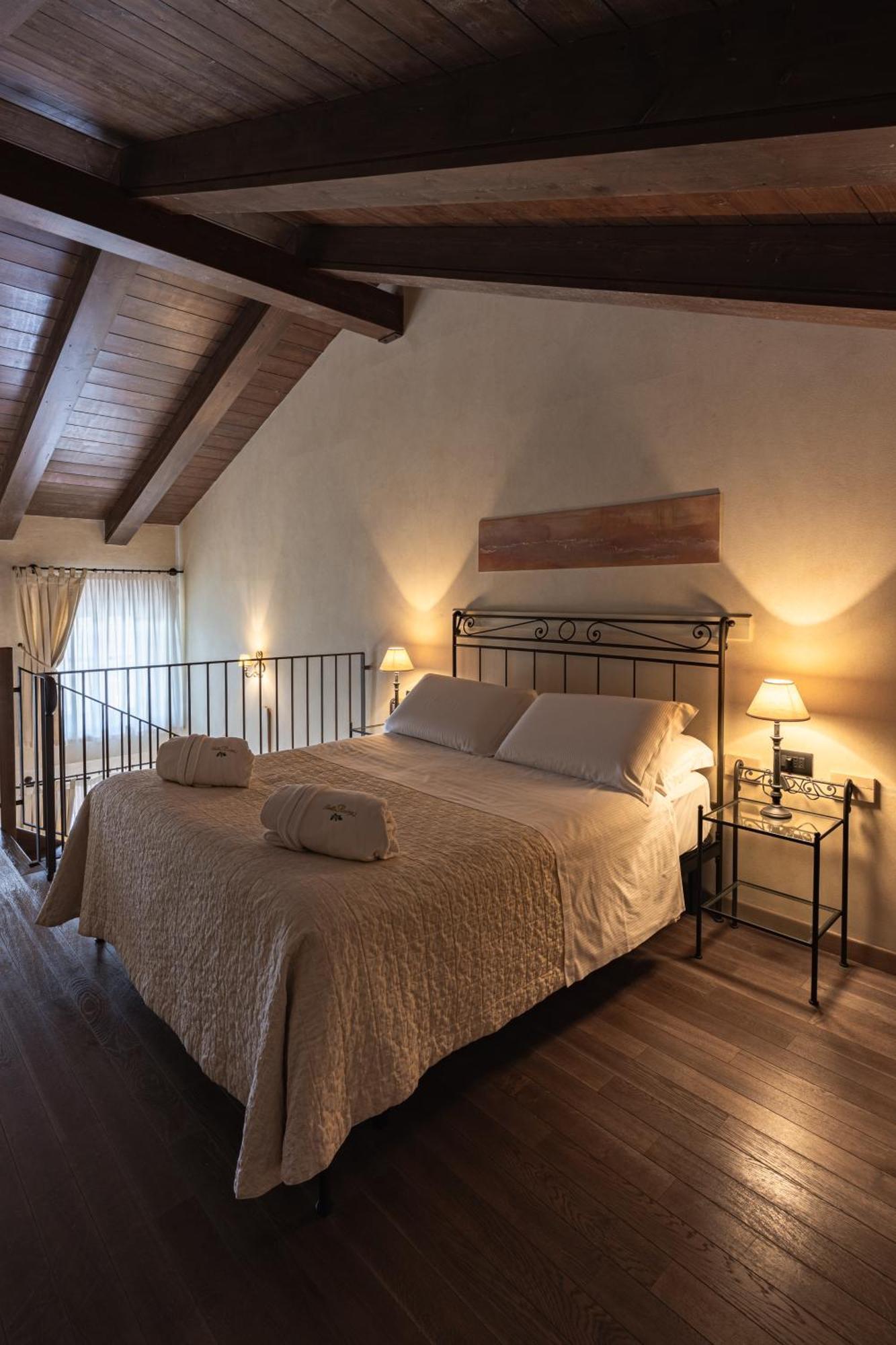 Relais Bella Rosina Pool & Spa La Cassa Εξωτερικό φωτογραφία