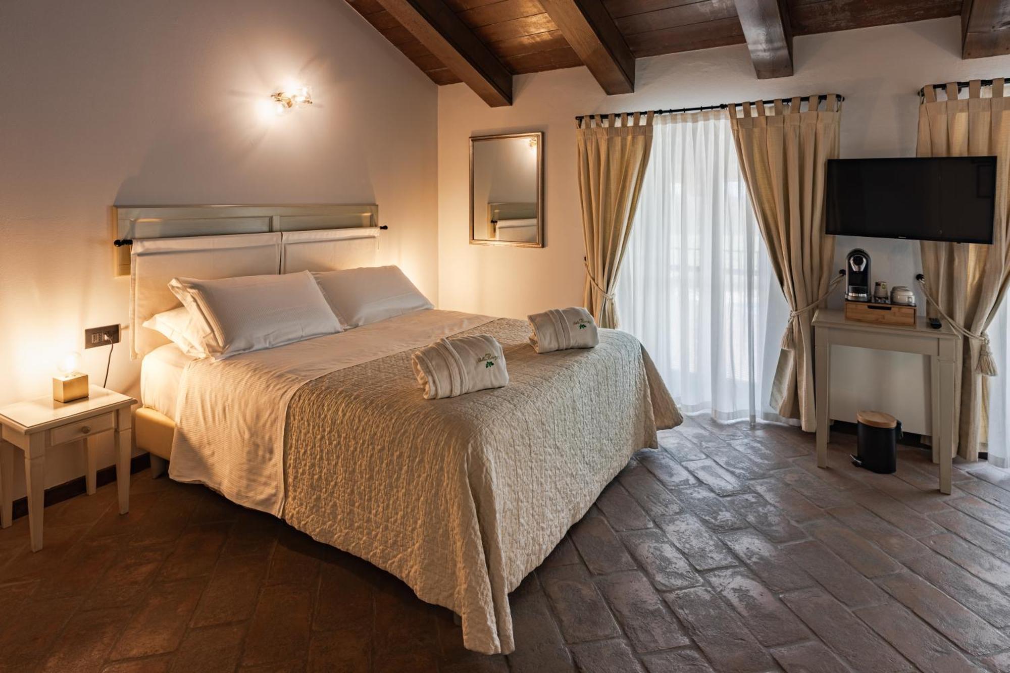 Relais Bella Rosina Pool & Spa La Cassa Εξωτερικό φωτογραφία