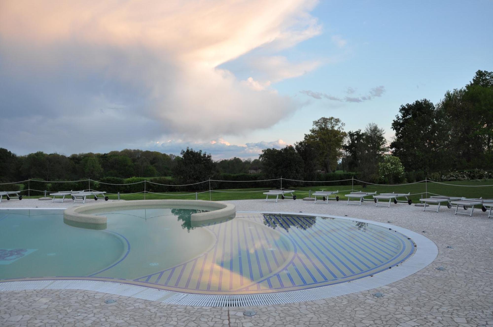 Relais Bella Rosina Pool & Spa La Cassa Εξωτερικό φωτογραφία